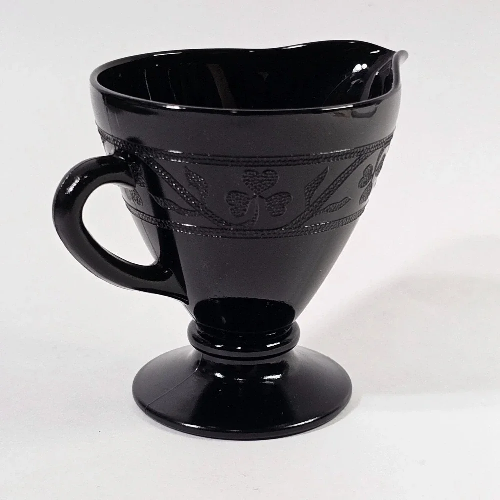 Hazel Atlas Creamer‎ Cloverleaf Black Amethyst 3.5